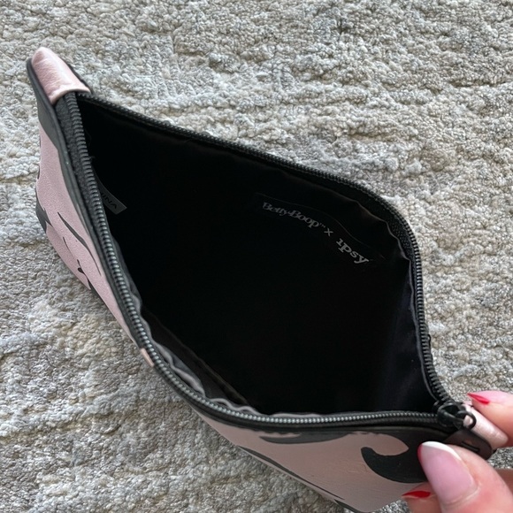 Ipsy Glam Bag - Betty Boop - Picture 4 of 6